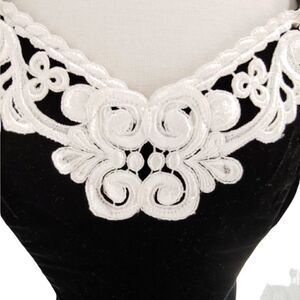 Jessica McClintock Gunne Sax vintage black velvet & white lace dress